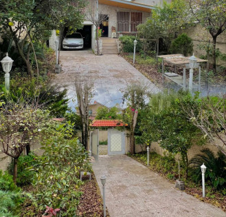 ویلا نیم پیلوت فول فرنیش با پارکینگ و انشعابات اختصاصی لوکیشن جنگلی