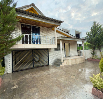 نیمپیلوت با پارکینگ و انشعابات اختصاصی لوکیشن بریکلا